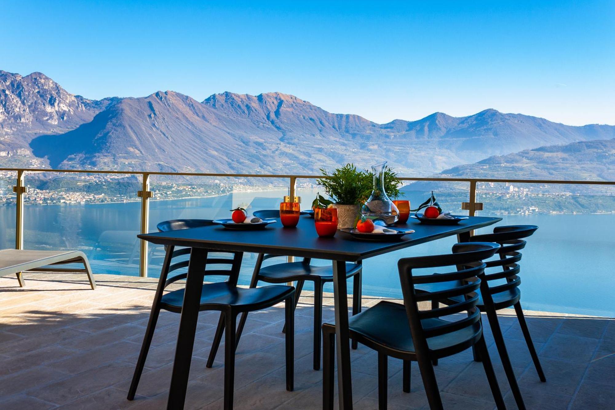 Mia Isola With Lake View, Garden And Swimming Pool Parzanica Exterior foto