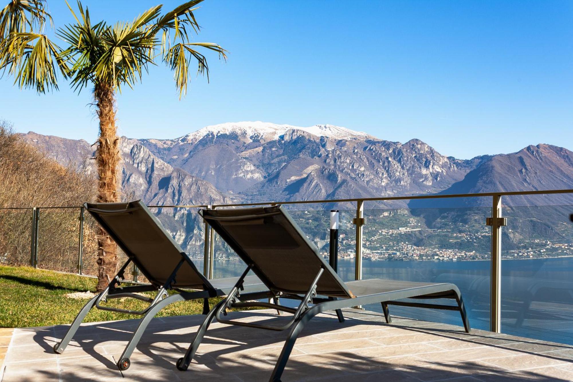 Mia Isola With Lake View, Garden And Swimming Pool Parzanica Exterior foto